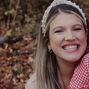 Meet your Posher, Caitlin